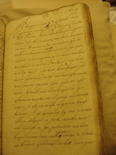 Notarial act stating that the Irish merchant Patrick Harper employs Jan Mulder (Municipal archives of Rotterdam, ONA 1620 07/09/1703)