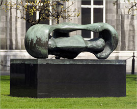 Henry Moore 'Reclining Foirmeacha Ceangailte', 1969, cré-umha 