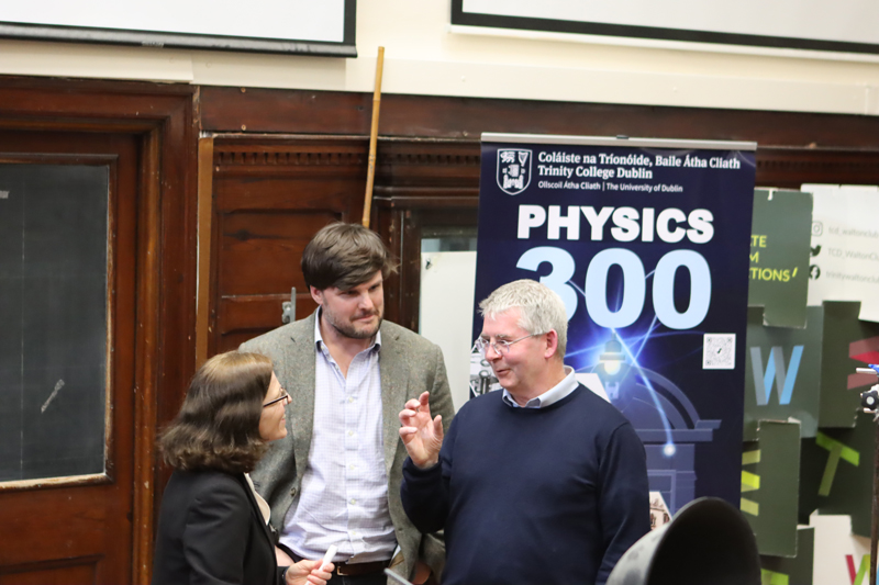 Physics 300 Communicating Science Louise, Hal and Cormac