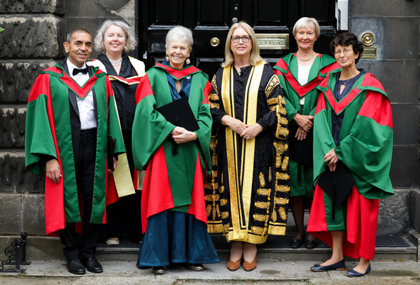 Ugur Sahin (Sc.D.), Provost and President Linda Doyle, Joan Steitz (Sc.D.), Chancellor Mary McAleese, Beate Schuler (Sc.D.) and Özlem Türeci (Sc.D.).