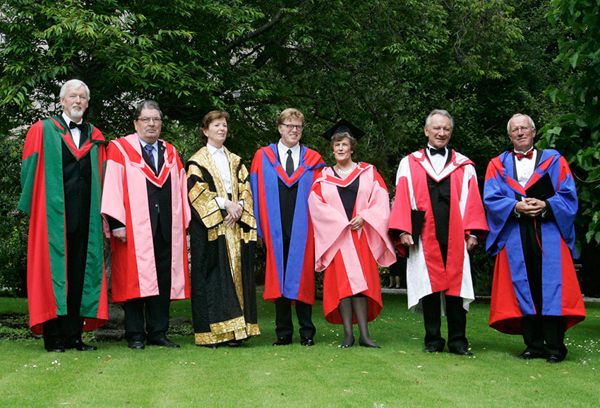 TCD Provost, Dr John Hegarty, John Hume, Chancellor of the University, Dr Mary Robinson, Robert Redford, Melissa Webb, Donal Lunny and Robert Fisk.